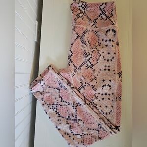 Stylish Pink Patterned Leggings